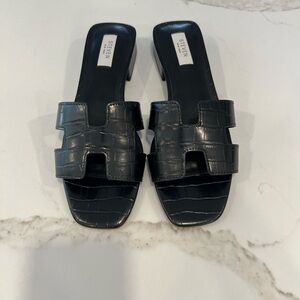 NWT Steven Hutchy Croc Embossed Sandal (Women)